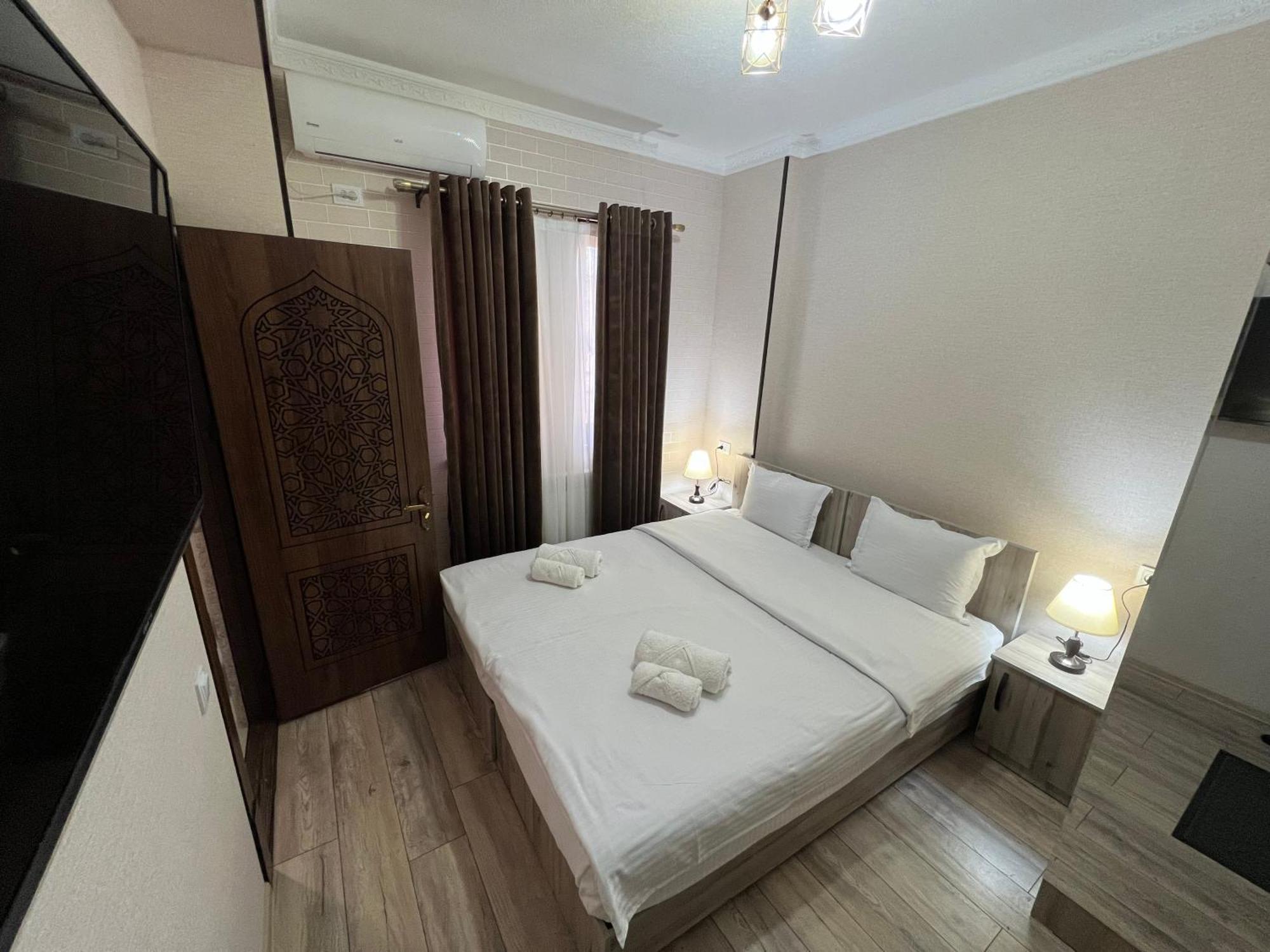 בוקורו Everland Guest House מראה חיצוני תמונה