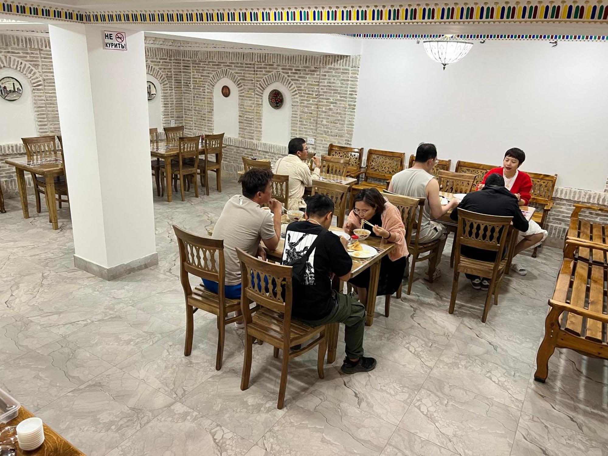 בוקורו Everland Guest House מראה חיצוני תמונה