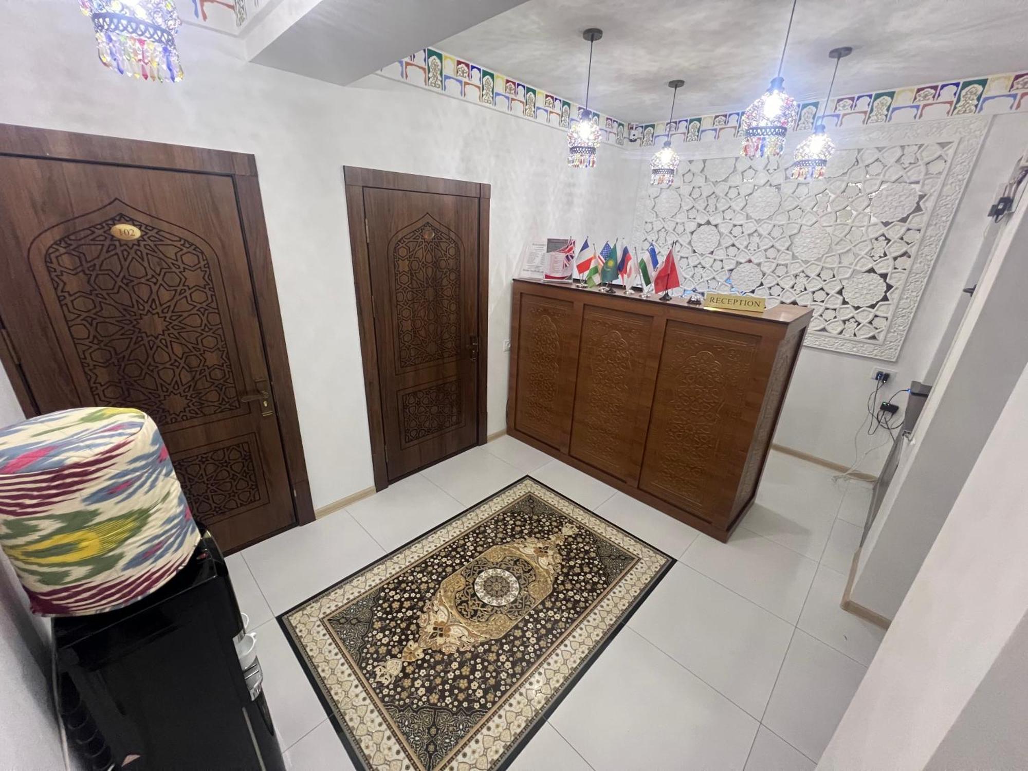 בוקורו Everland Guest House מראה חיצוני תמונה